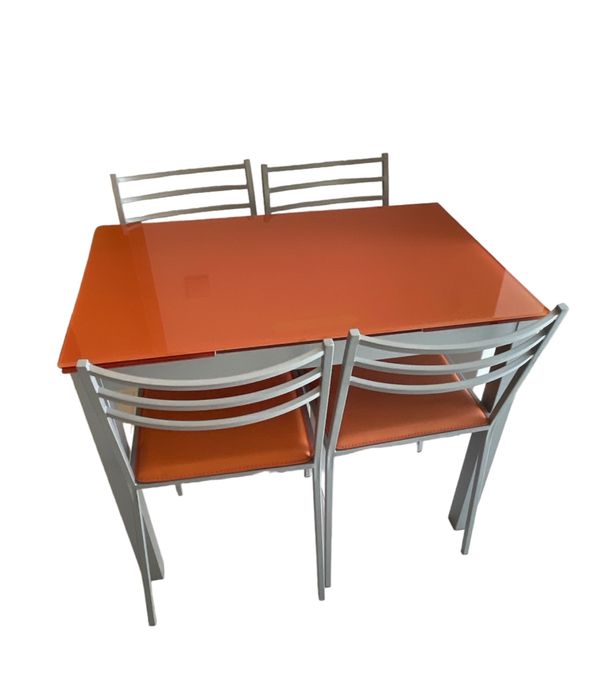 Mesa cozinha extensivel  com 4 cadeiras