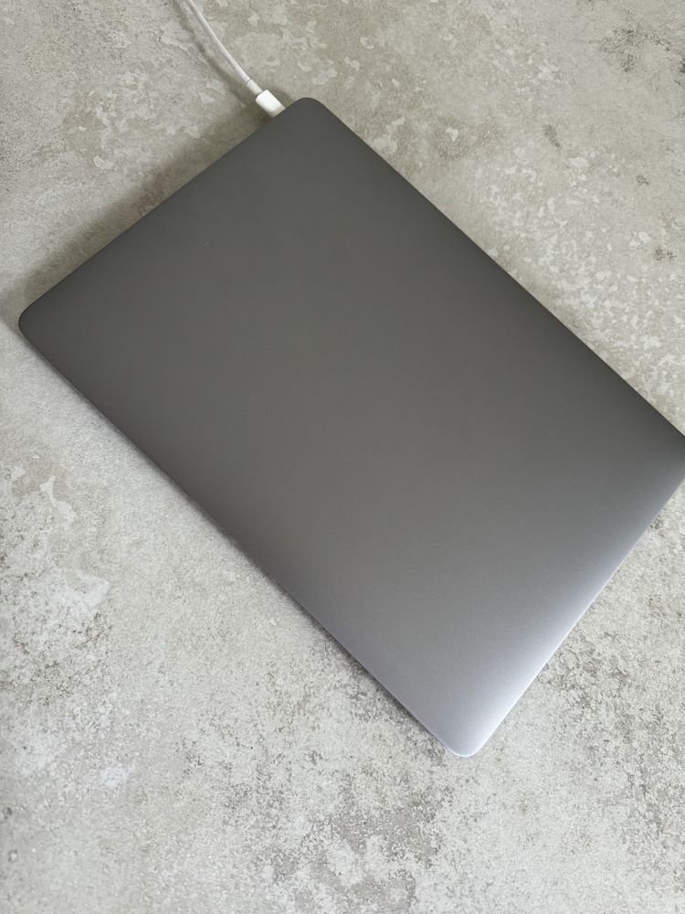 Macbook M1 Air 8/512 Space Gray