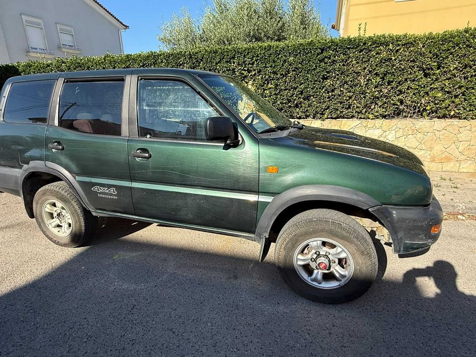 Nissan Terrano II 2.7 TDi 7 lugares, AC , gancho de reboque