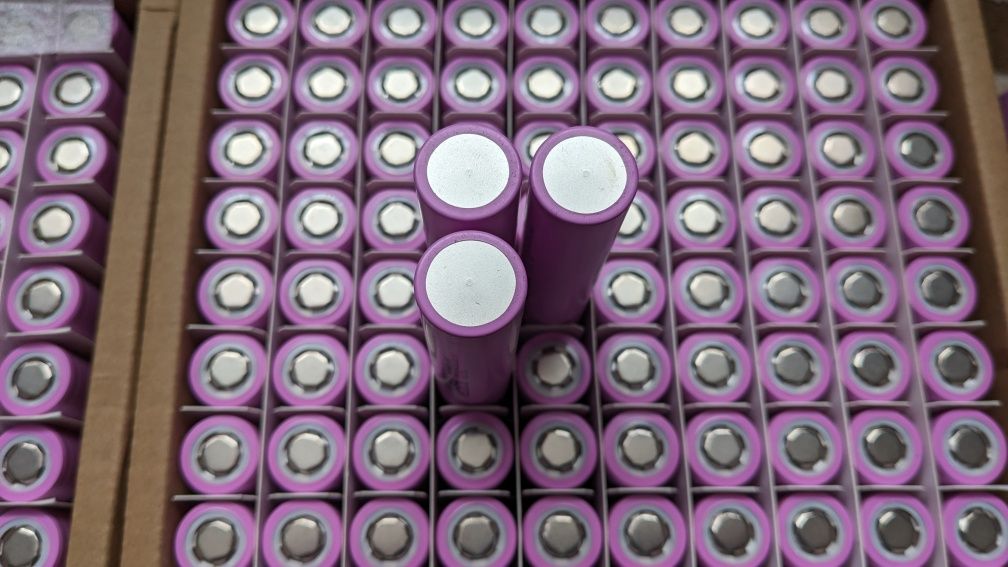Елементи оригінал DMEGC 18650 26Е  Li-ion 2700mAh 5C