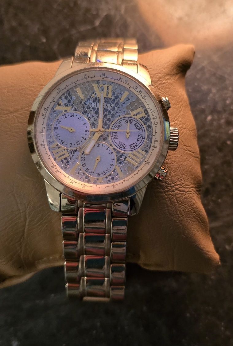 Relógio Dourado Guess Verdadeiro