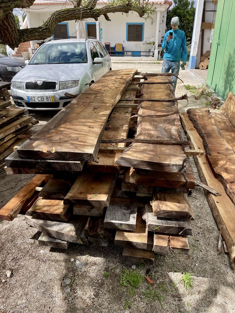 Tabuas de acácia em bruto. Pranchas ate 3,9 metros