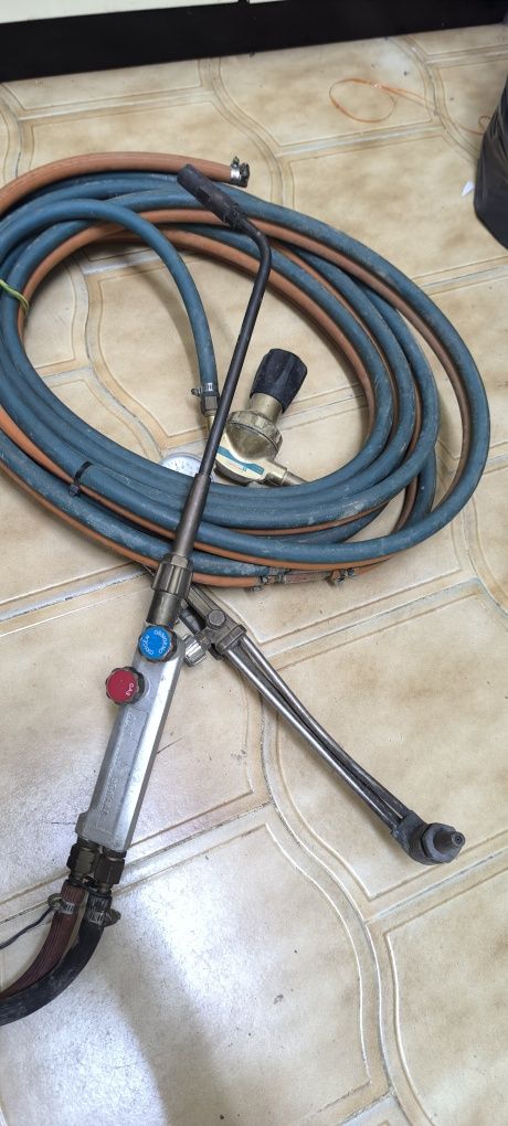 Maçarico de corte com manómetros
