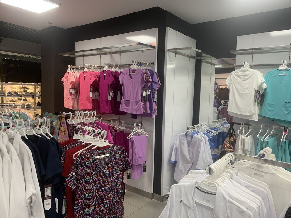 Оборудование для магазина одежды