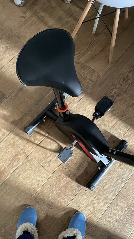 Bicicleta parada para treinar em casa
