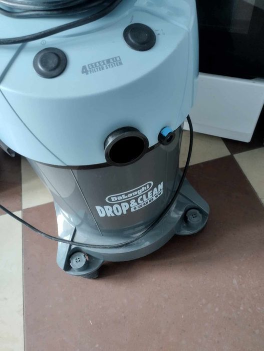 Прощається миющий пилосос делонгі