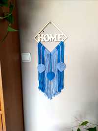 Niebieska makrama do domu HOME drewniany napis ręcznie pleciona ozdoba