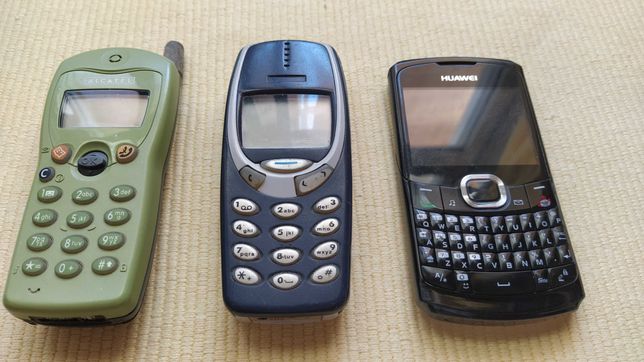 Vários telemóveis
