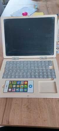 Drewniany laptop