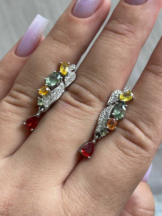 Серебряные серьги с разноцветными сапфирами (Сонгеа)925 пробы