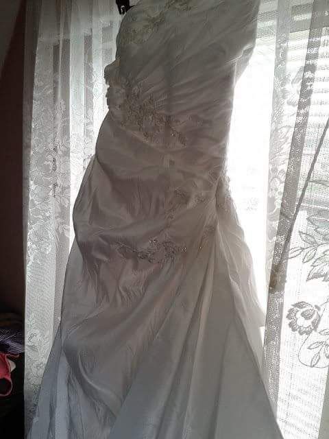 Sukienka ślubna nowa rozmiar . 38