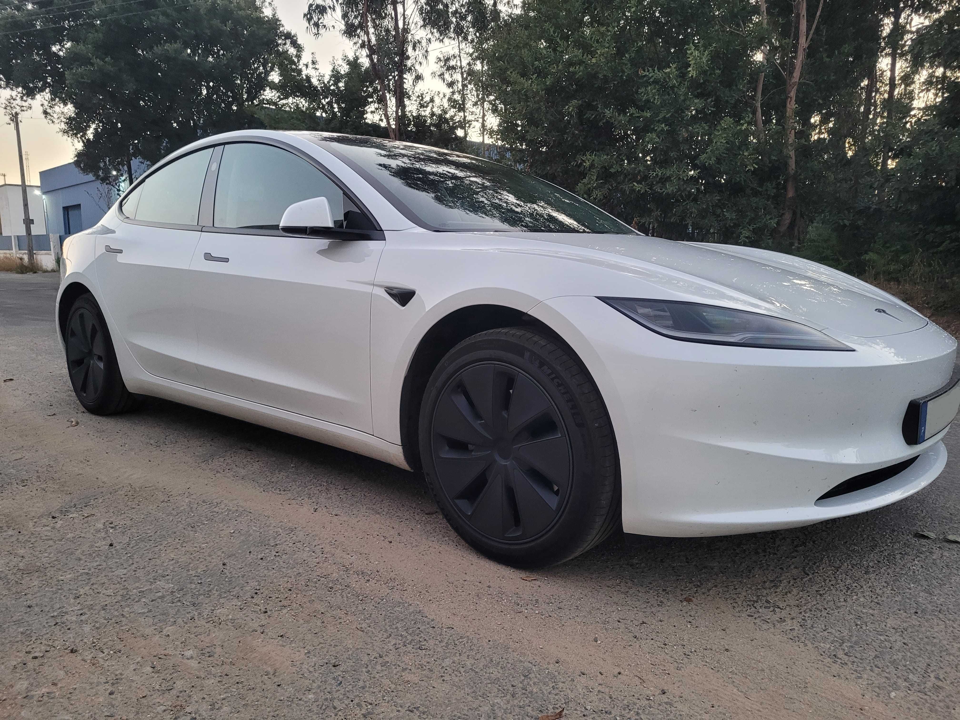 Tesla Model 3 2024 com novo (Highland de 2024 com 20.000Km)