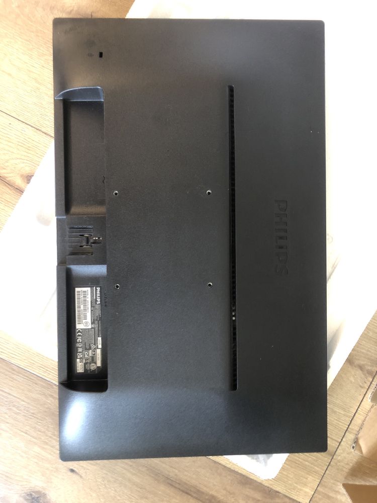 Монітор Philips 223V5LSB2
