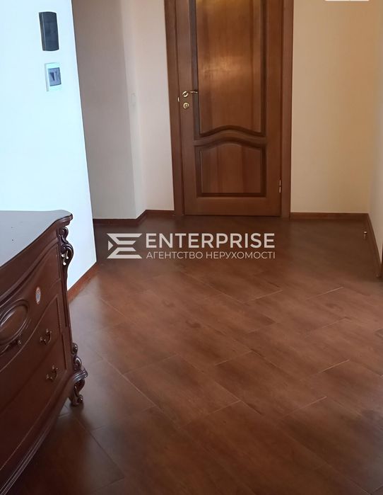 Продаж 2к квартири 75 кв. м.  ул. Пономарьва, 6А Коцюбиньке