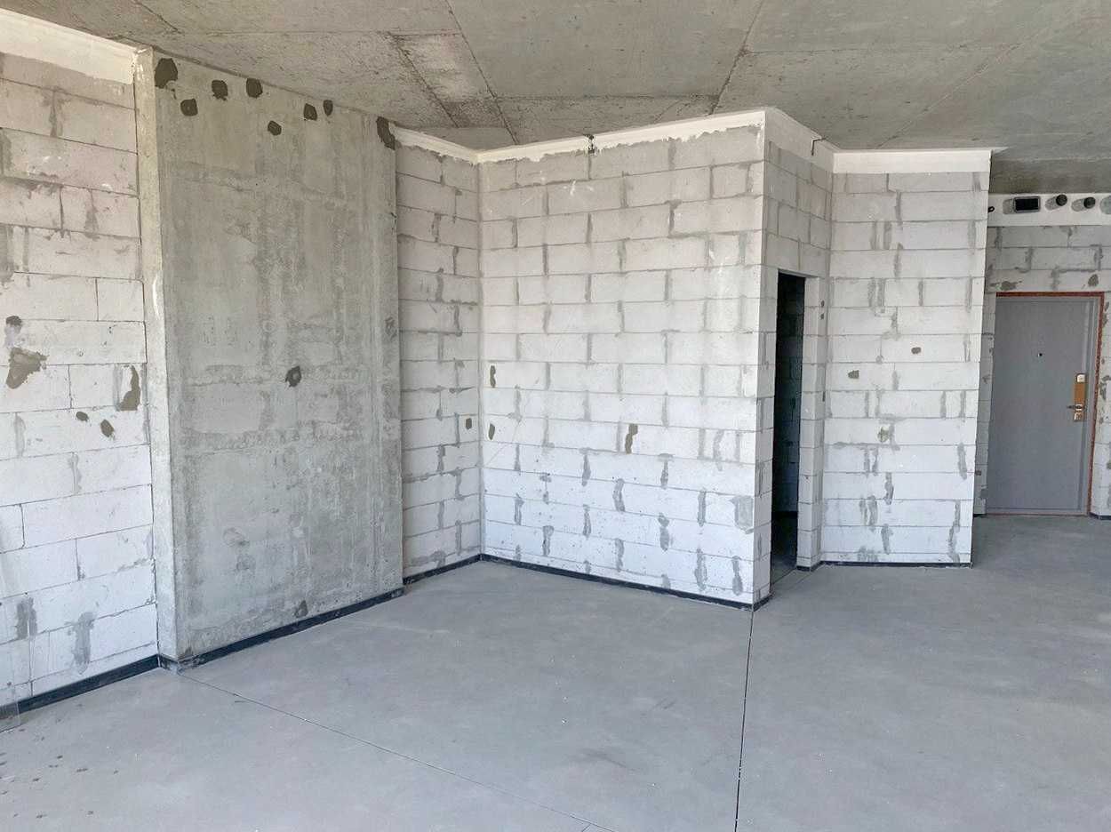 Продам 3 комнатную квартиру Бартоломео, после строителей