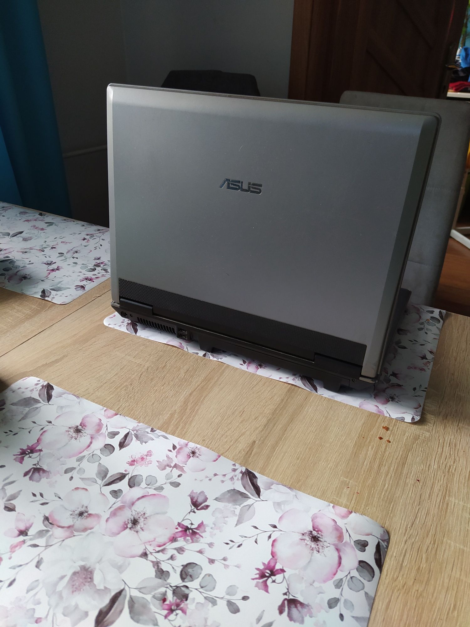 Sprzedam laptopa