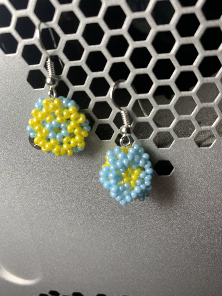 Сережки кульчики з бісеру ручна робота жовто-блакитні