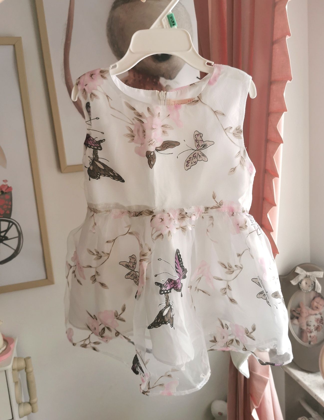 Biała wizytowa sukienka dla dziewczynki Igomill suknia kwiaty motyle