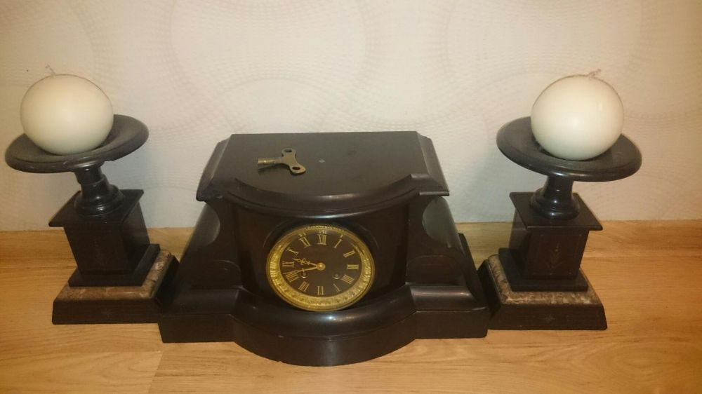 Stary piękny zegar