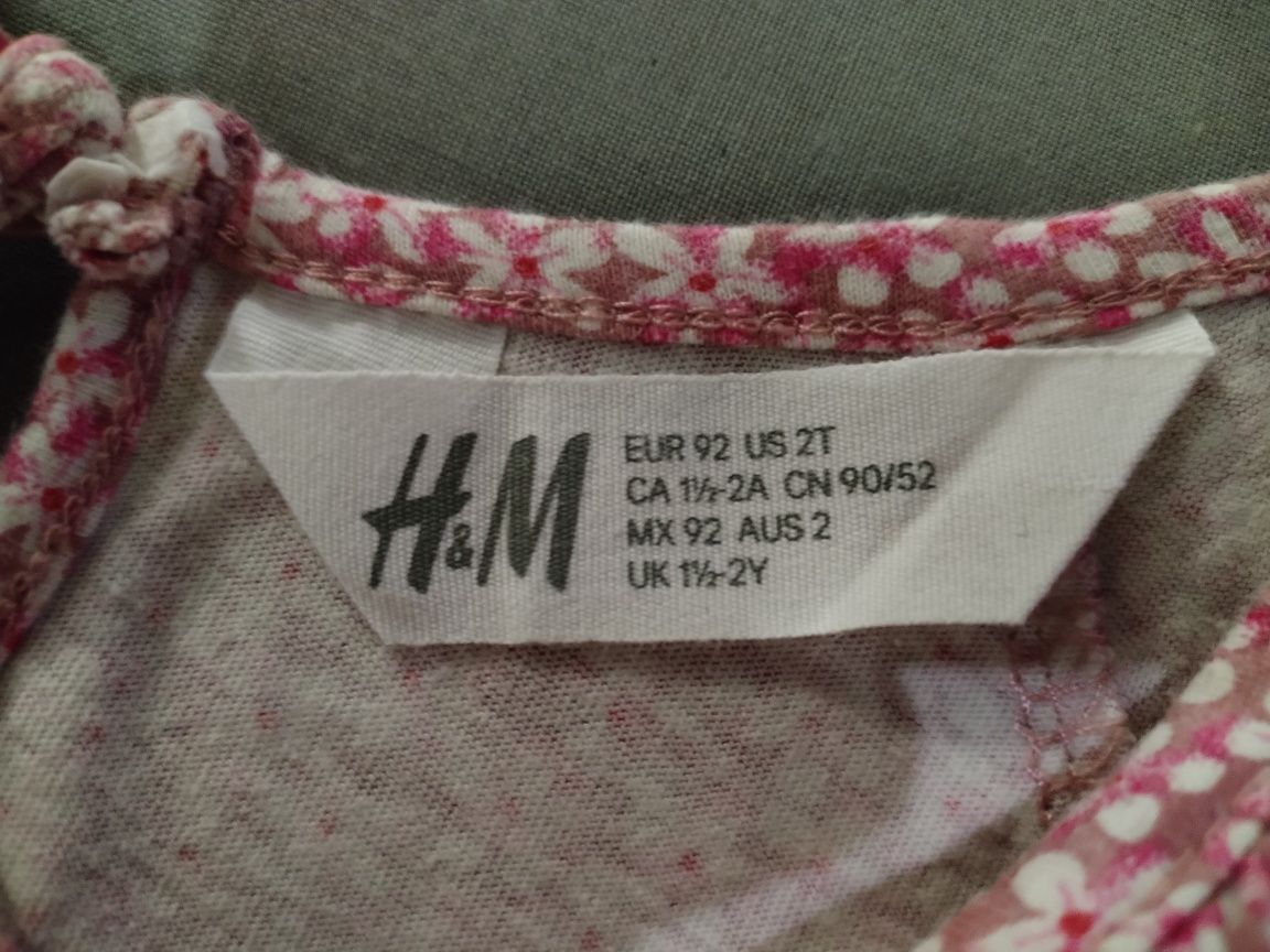 H&M r. 92 różowa sukienka w drobne kwiatuszki na długi rękaw