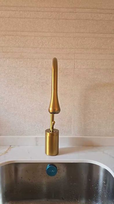 Nowoczesna NOWA bateria nablatowa wysoka do umywalki MOSIĘŻNA