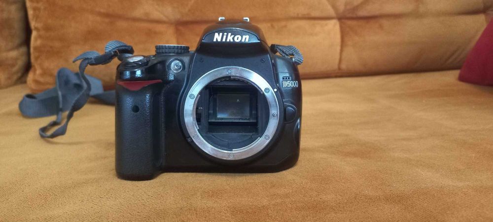 nikon d5000 + ładowarka