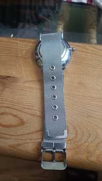 Damski zegarek z bransoletą