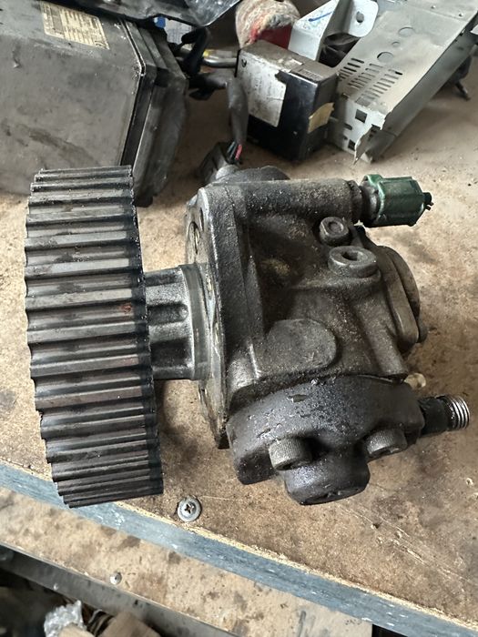 Топоивный насос ТНВД МАЗДА 3 6gg СТО