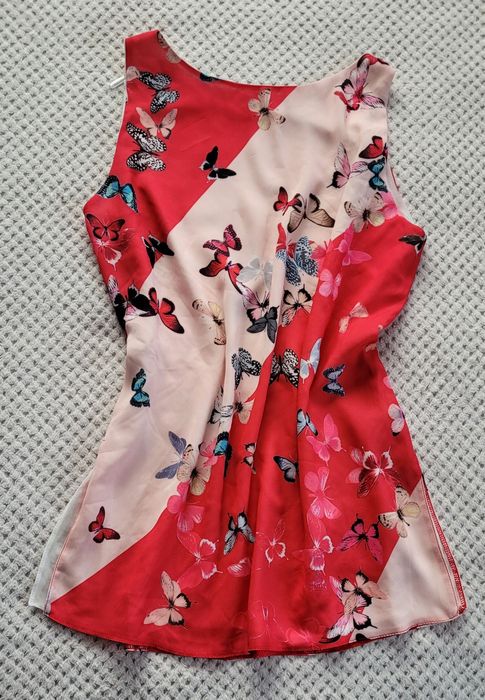 Hit na jesień Piękna bluzka damska bez rękawów print motyle rozm. M