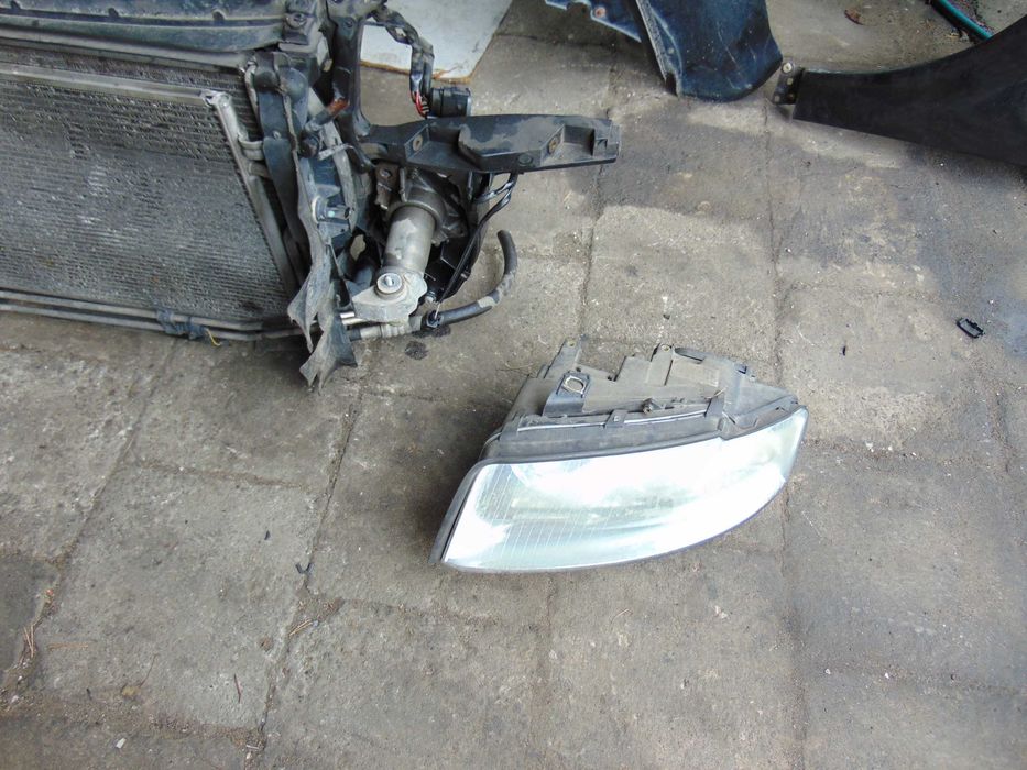 Kompletny Przód Maska Zderzak Lampy Pas Chłodnice Audi A4 B6