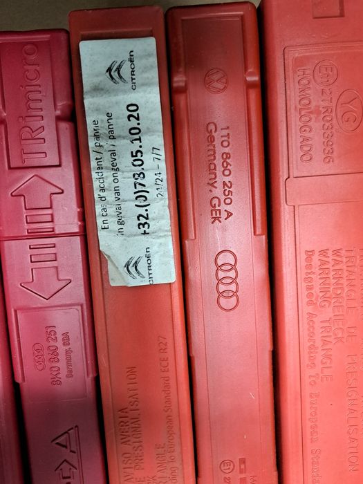 Trójkąt ostrzegawczy BMW, AUDI