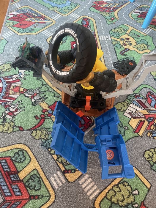 Pista Hot wheels monster trucks