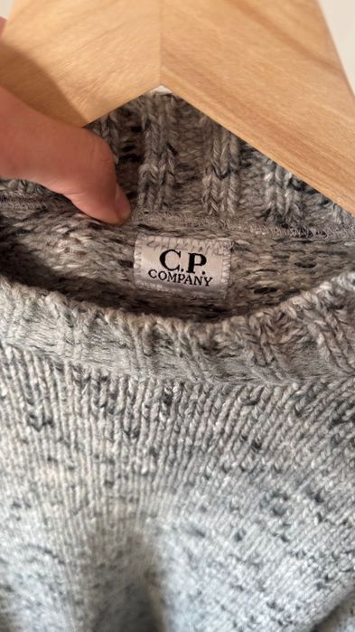 винтажный светр C.P Company з патчем М сайз