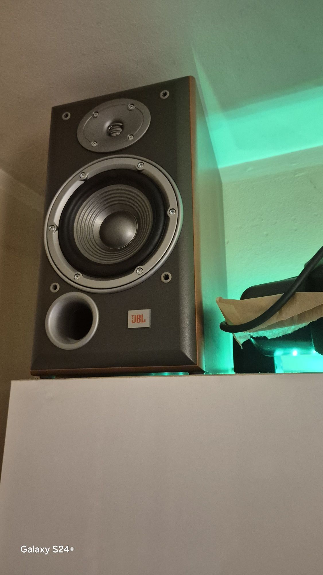 Kolumny monitory JBL e30