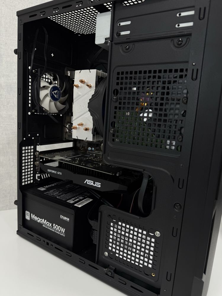 Фірмовий корпус Zalman