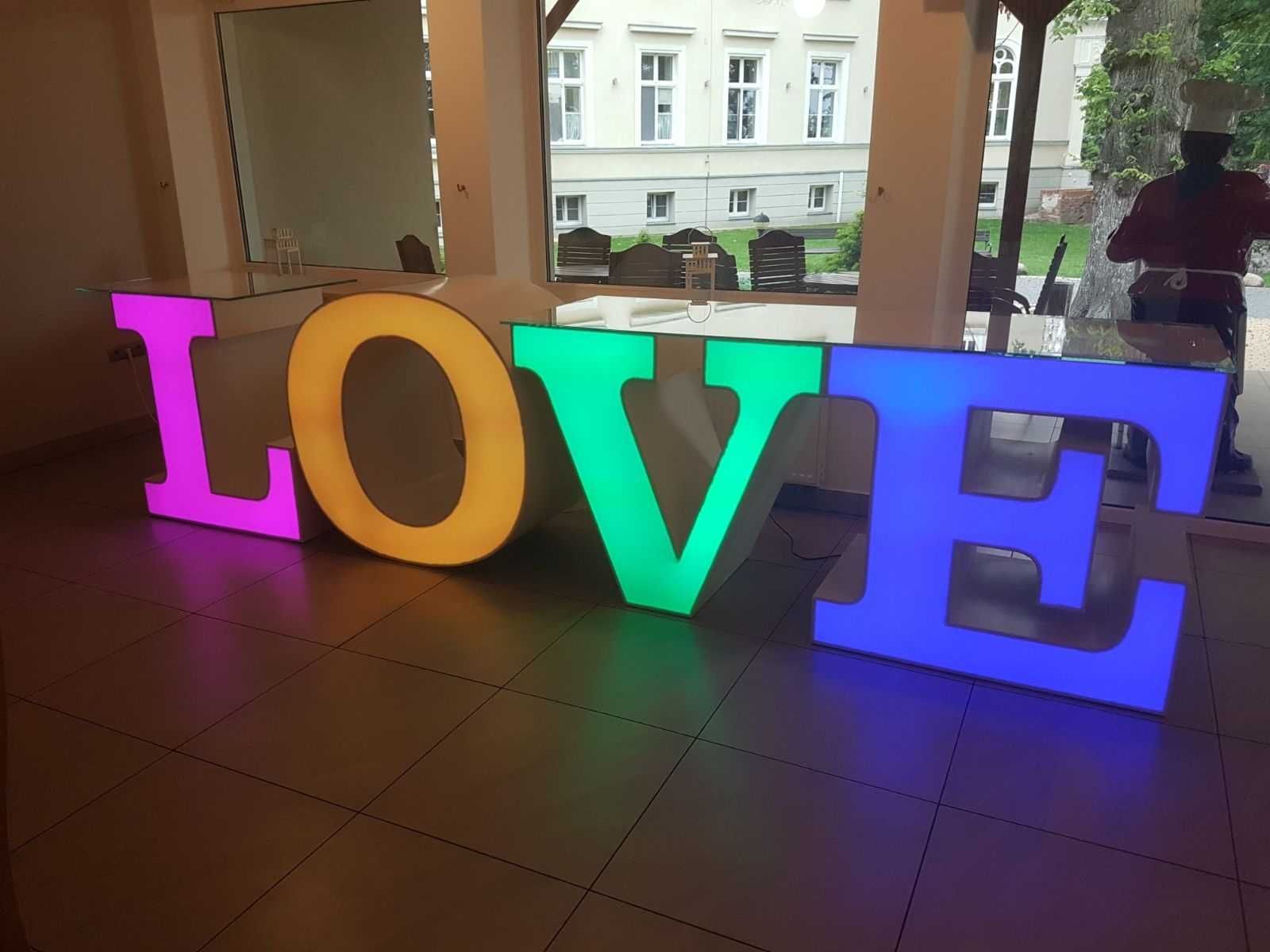 Stół LOVE | Duży napis ledowy | Napis LOVE pod bufet słodkości