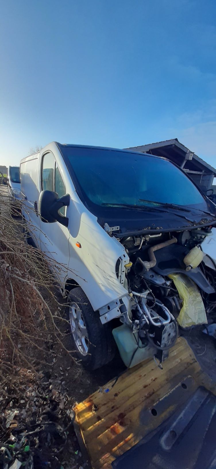 Czesci opel vivaro renault trafic