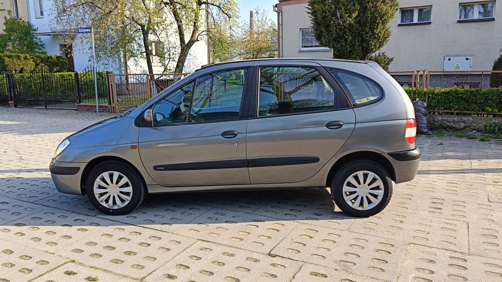 Renault Scenic 1.6 benzyna 5 drzwi klima super stan