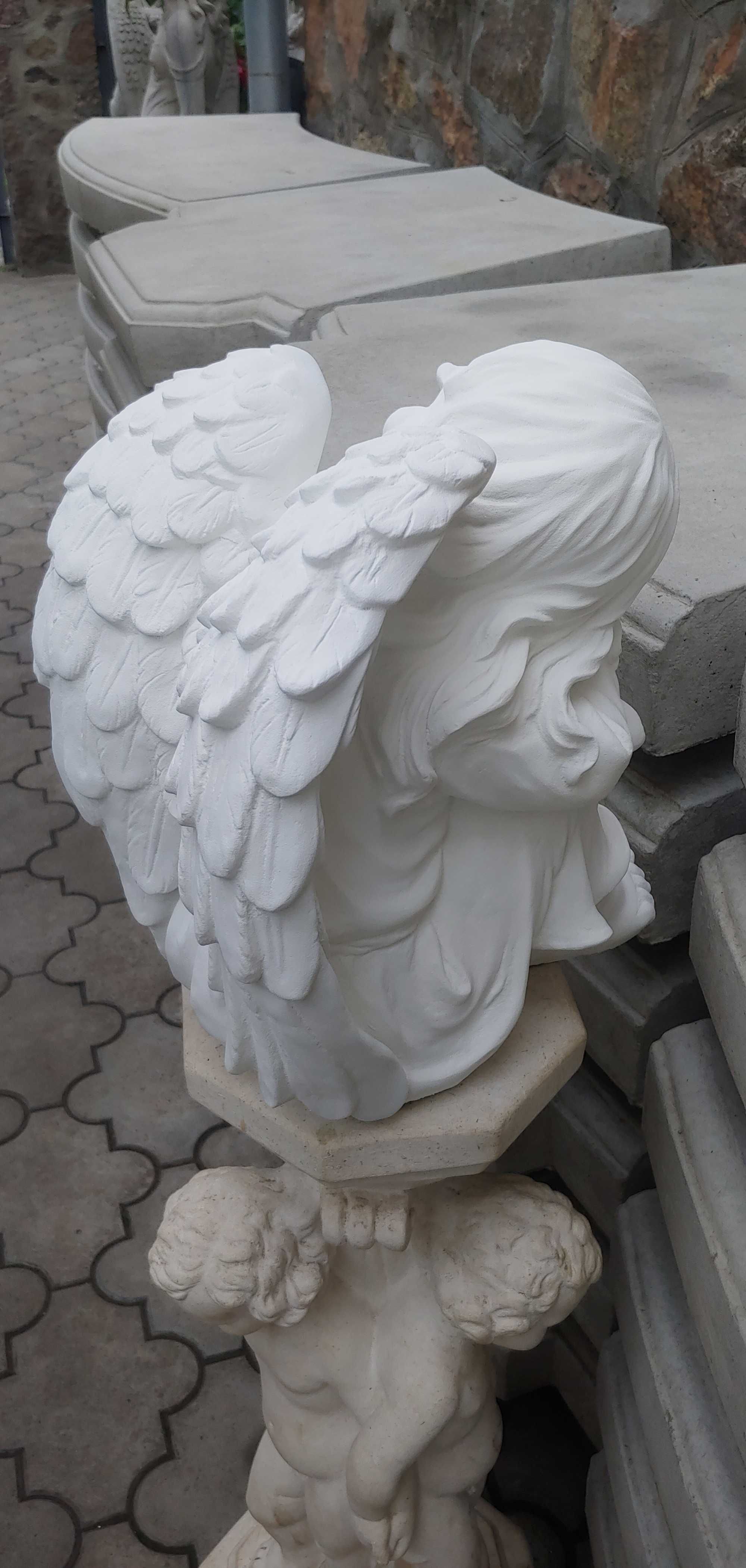 Скульптура ангелочка