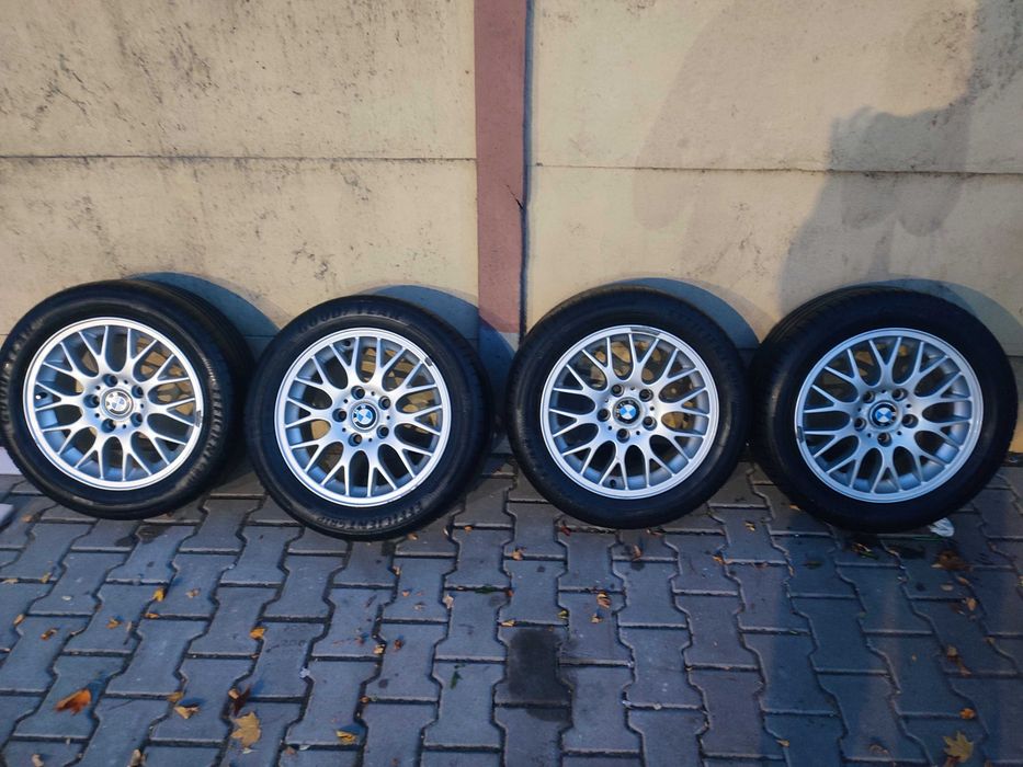 Na sprzedaż felgi aluminiowe do BMW z oponami letnimi