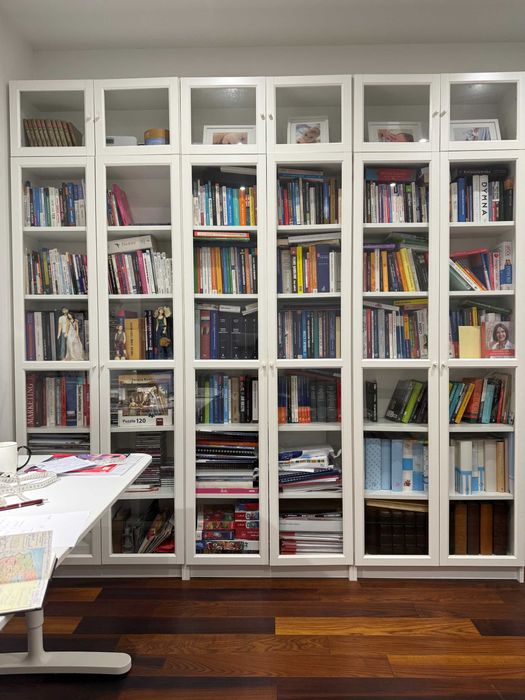 Witryny białe szkło - kolekcja Billy Ikea - Polecam!