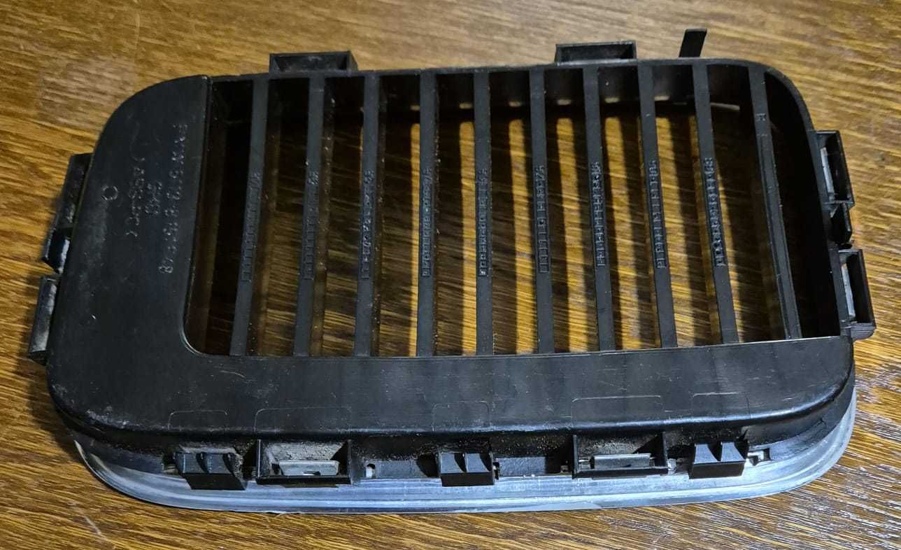 Grill Nerka Atrapa Bmw E 36 (90-99r.) Prawa Oryginalna