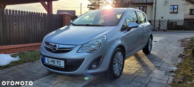 Opel Corsa Klimatyzacja, Alufelgi, Skórzana Wielofunkcyjna
