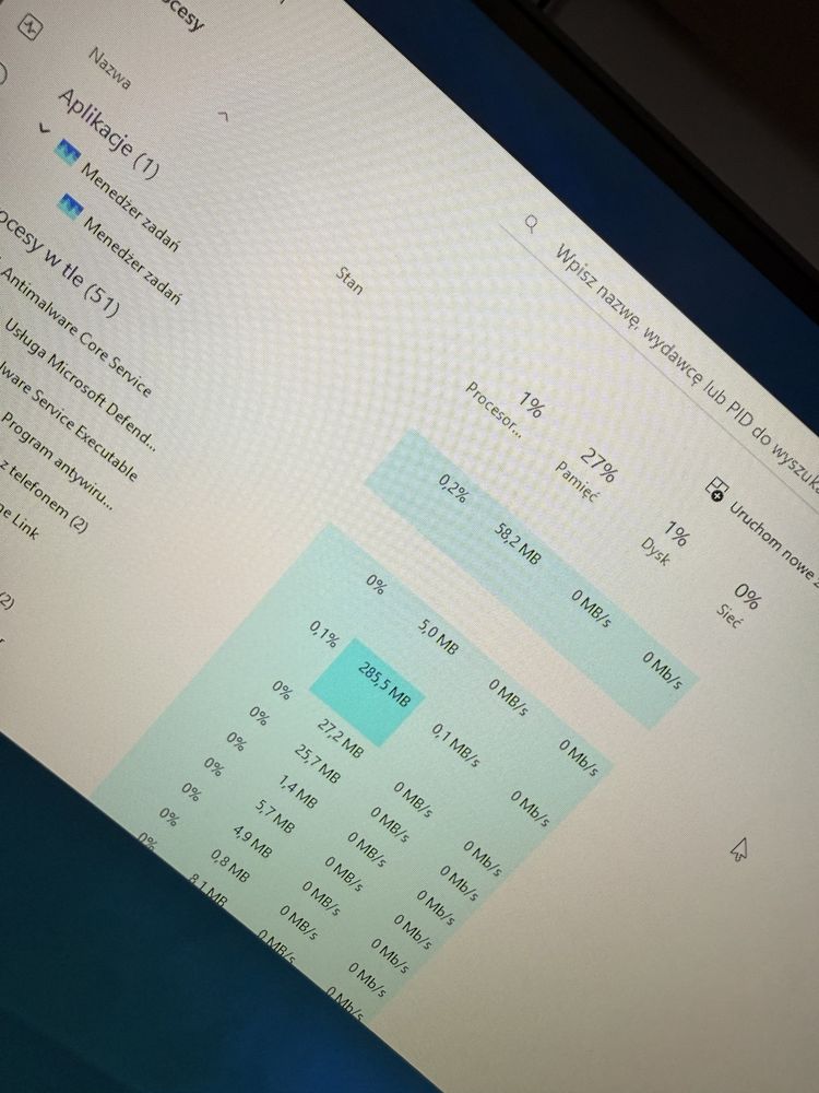 Komputer ASUS i ekran