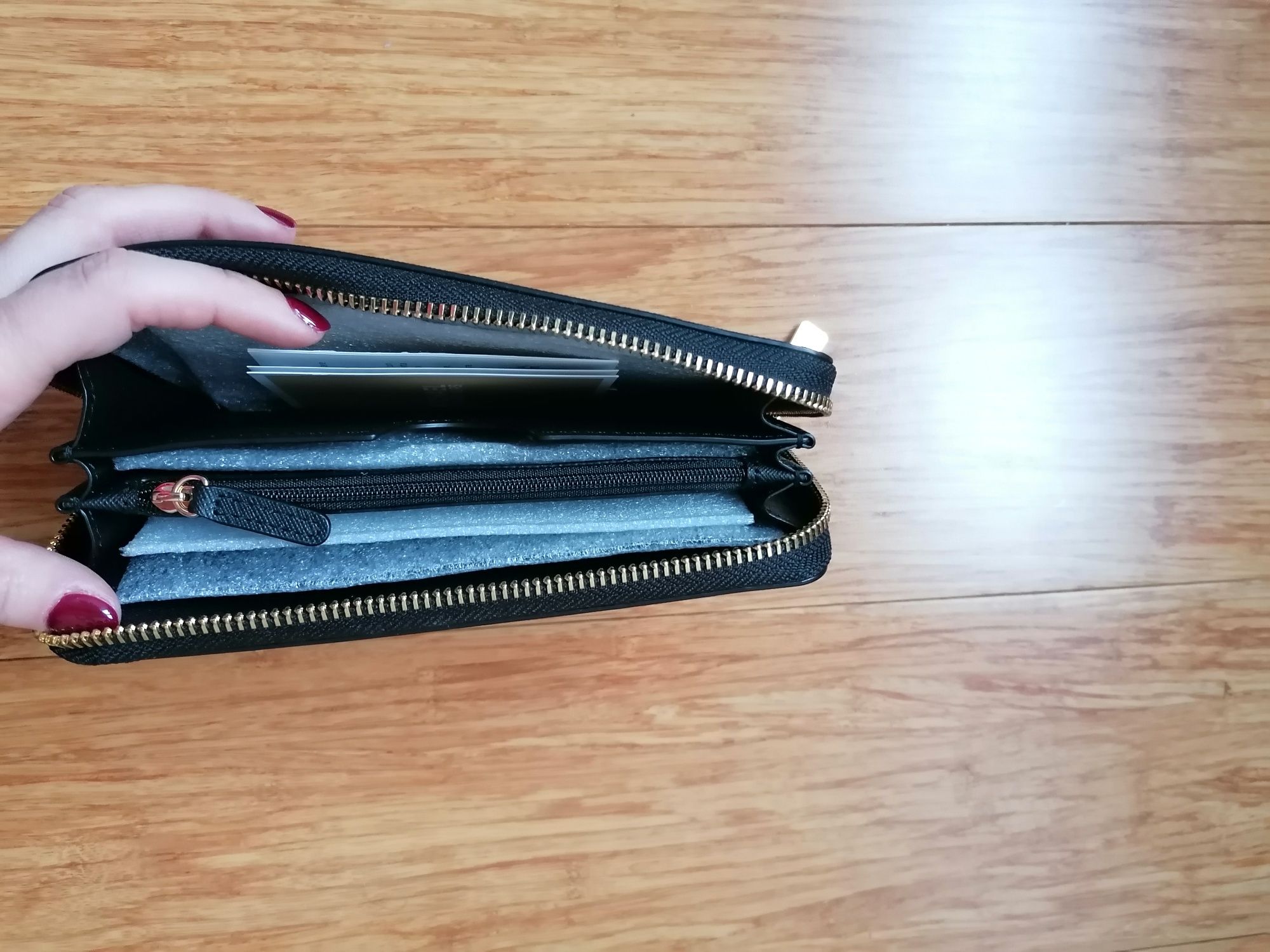 Nowy, piękny, skórzany portfel Michael Kors.