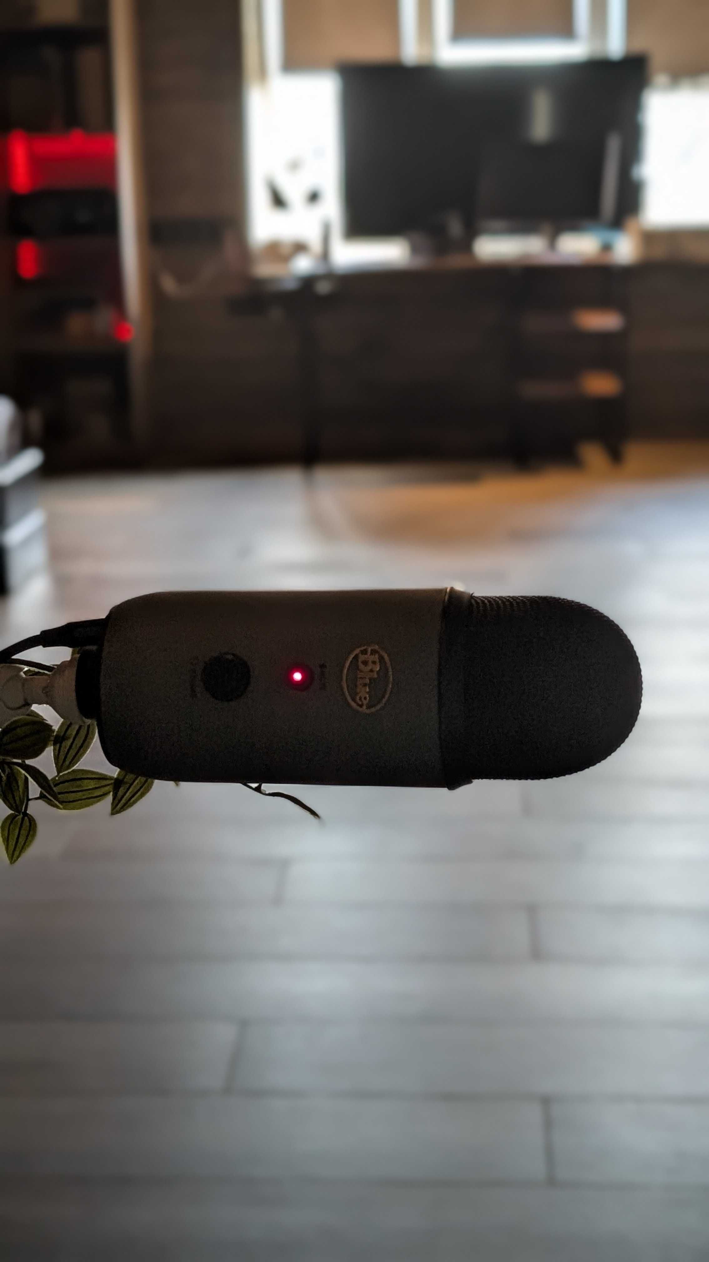 Мікрофон Blue Yeti та пантограф fifine BM88W White