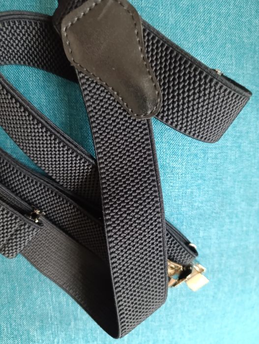 Підтяжки чорного кольору