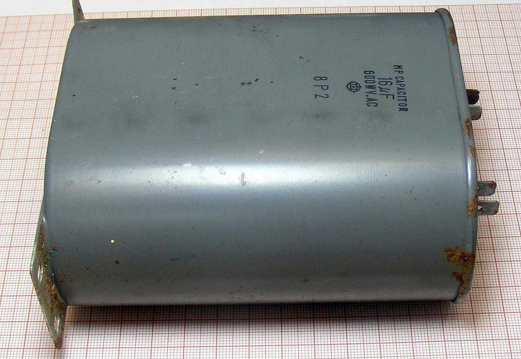 Kondensator 16uF 600W V.AC MP CAPACITOR