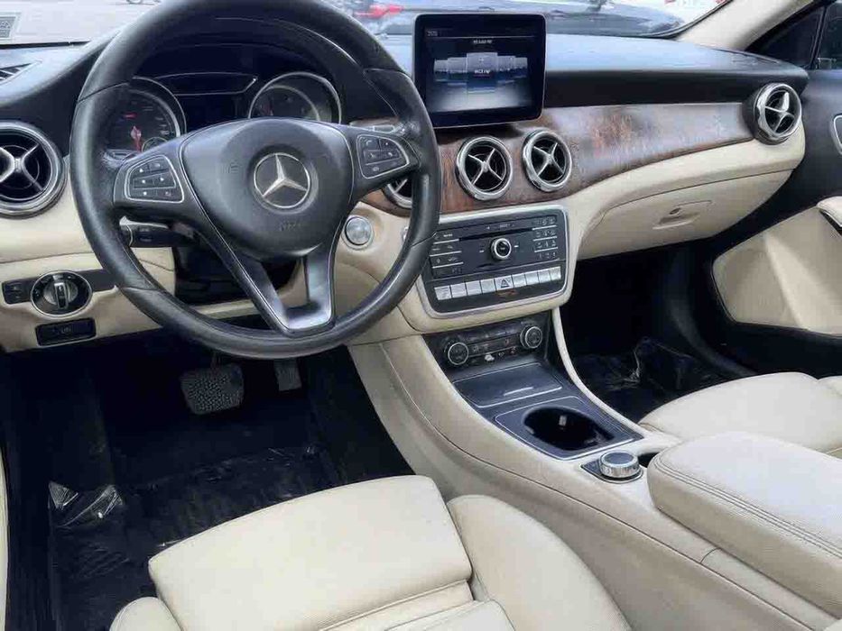 Mercedes-Benz GLA 250 4MATIC      2018