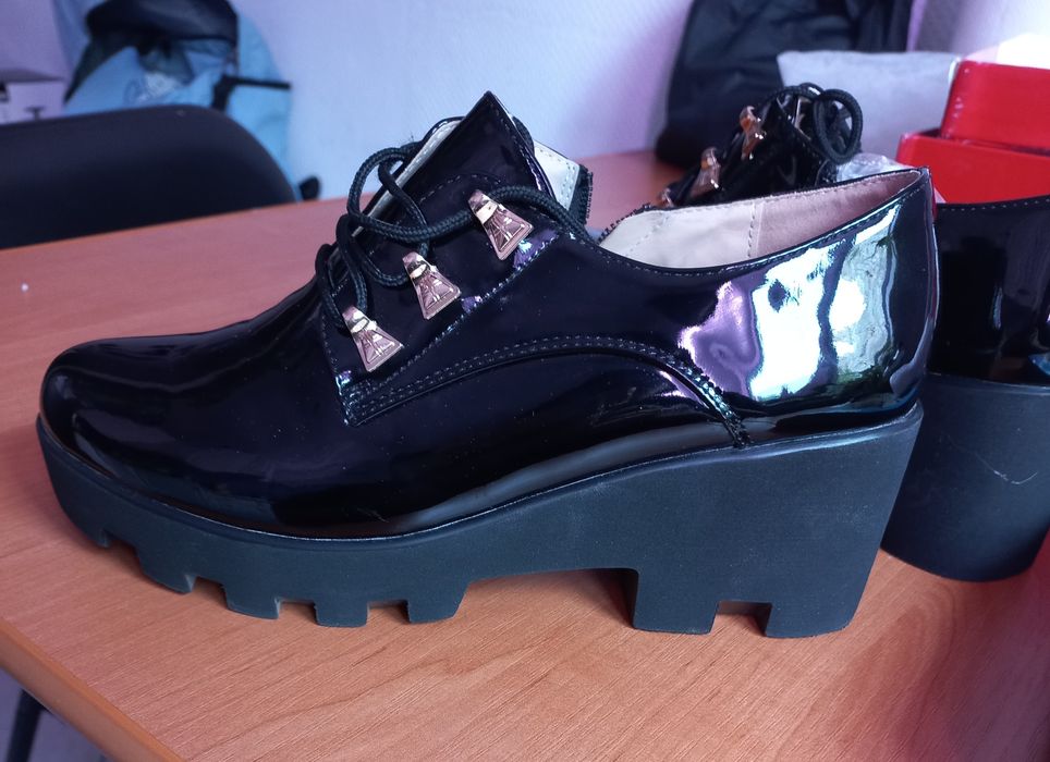 Туфлі жіночі нові 39 р